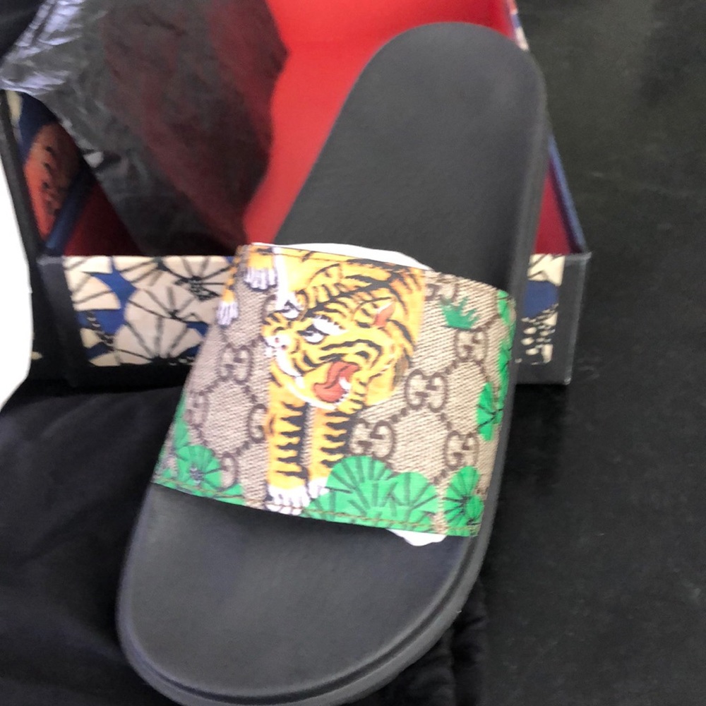 Mens Gucci slides